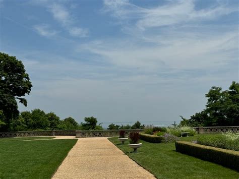 Photos of Sands Point Preserve, a Park With 4 Gilded Age .